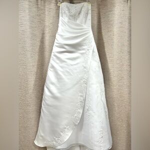 David's Bridal Strapless Wedding Dress